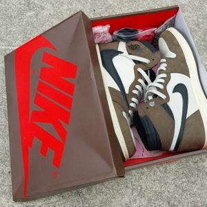 Jordan 1 travis Scott's high